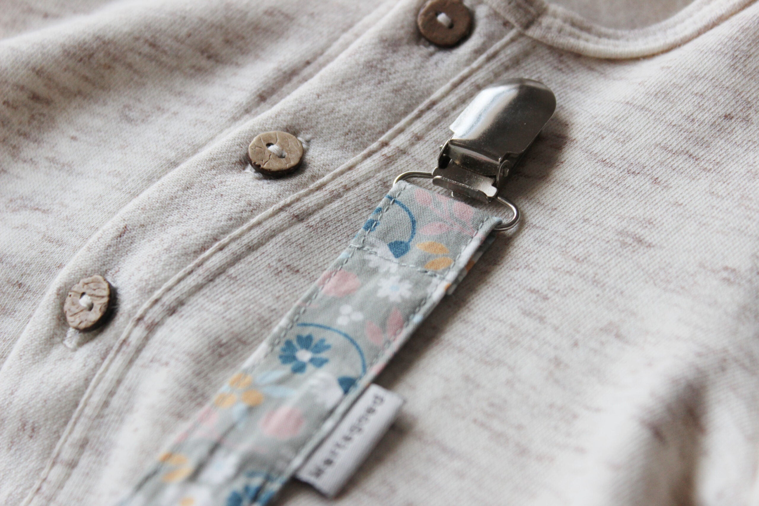 Dummy clip | Floral on Stone