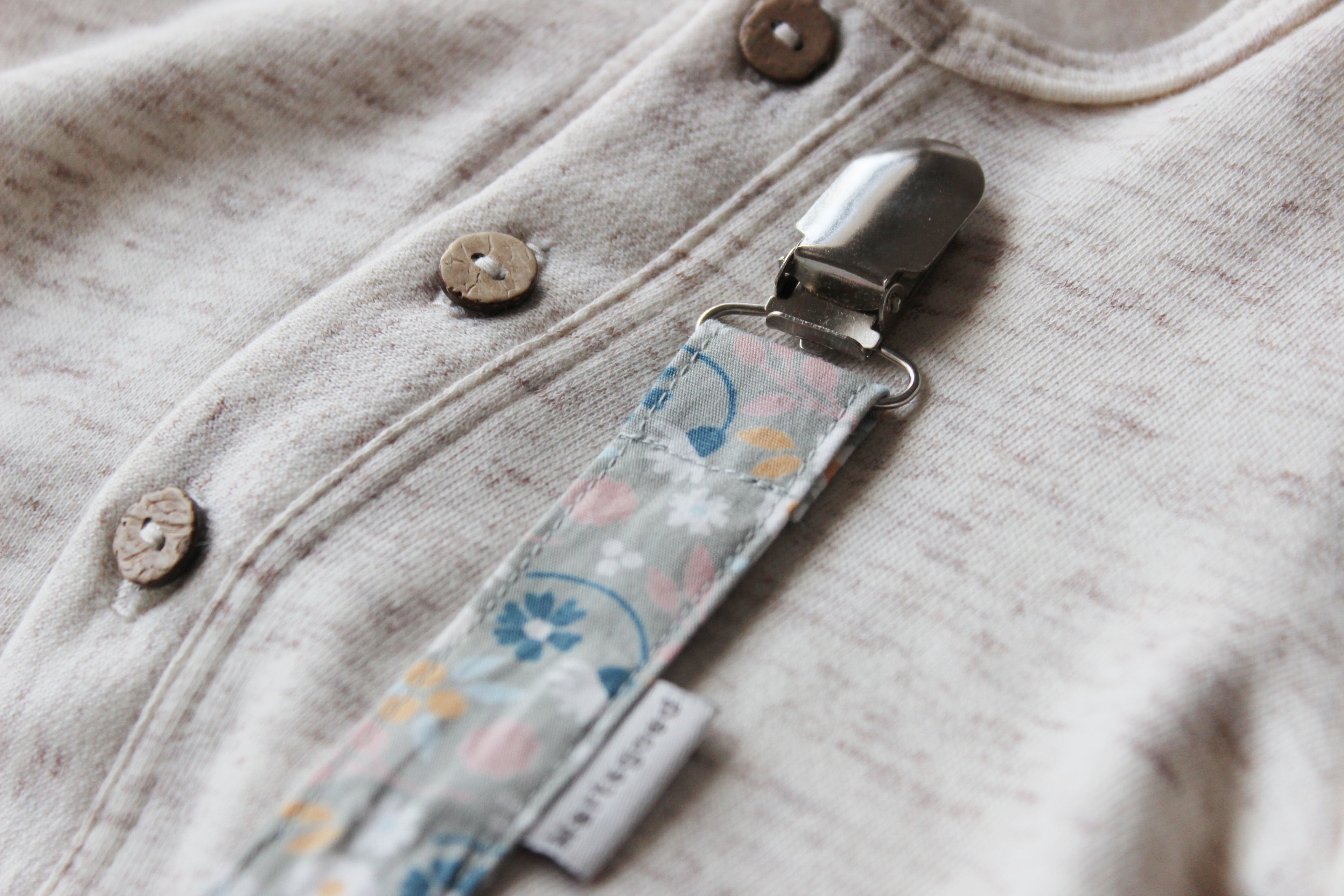 Dummy clip | Floral on Stone
