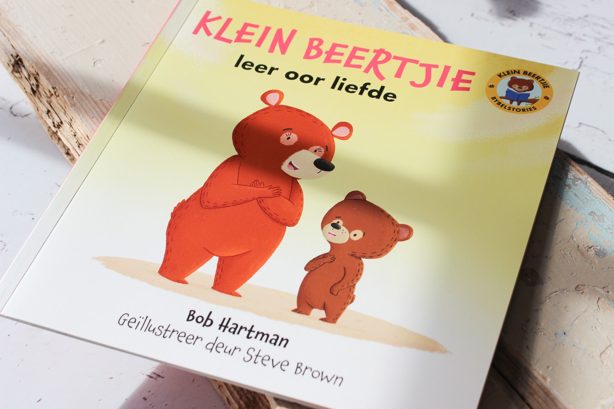 Klein beertjie leer oor liefde