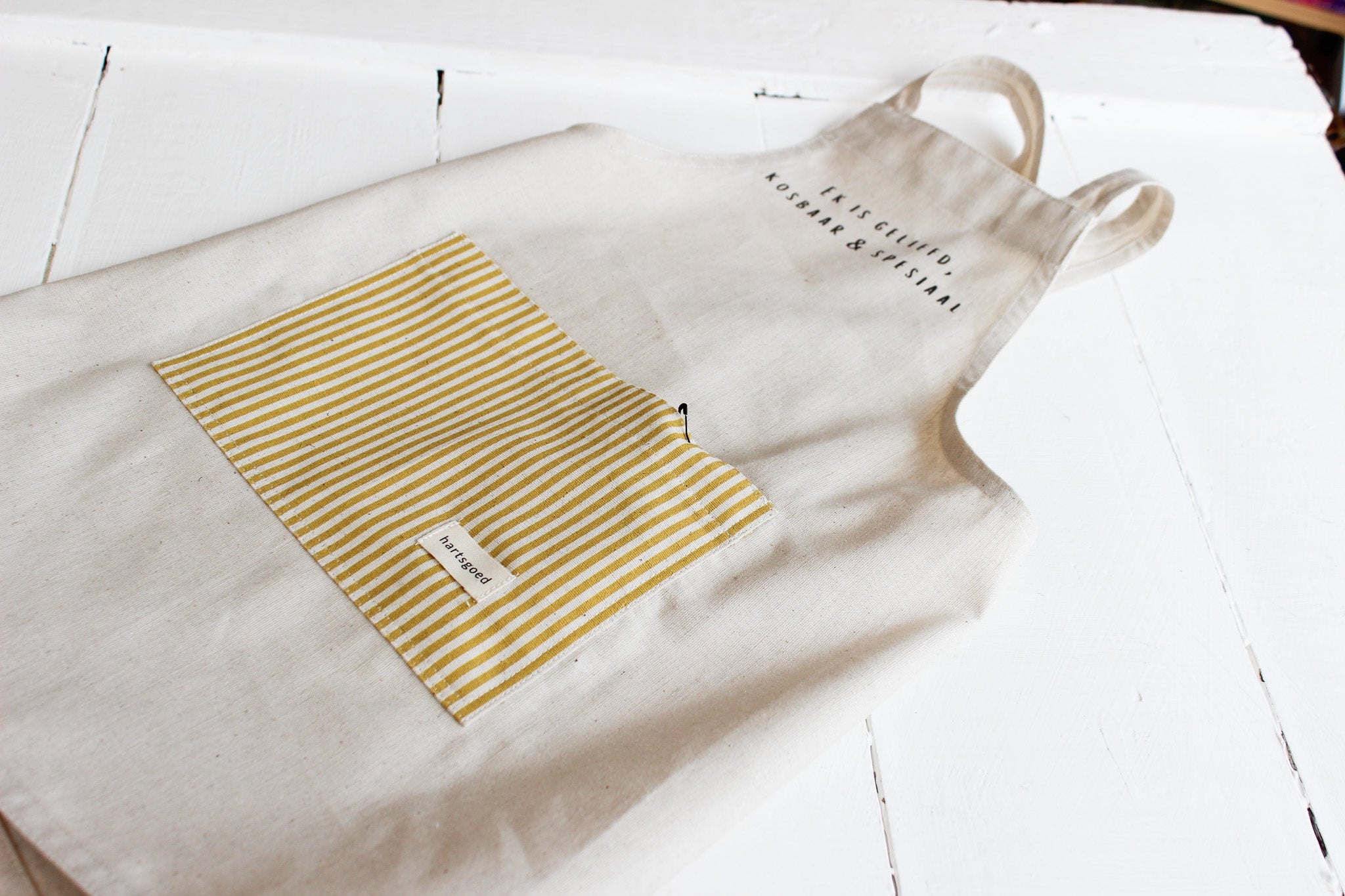 Kiddies Cross Back Linen Apron | Geliefd