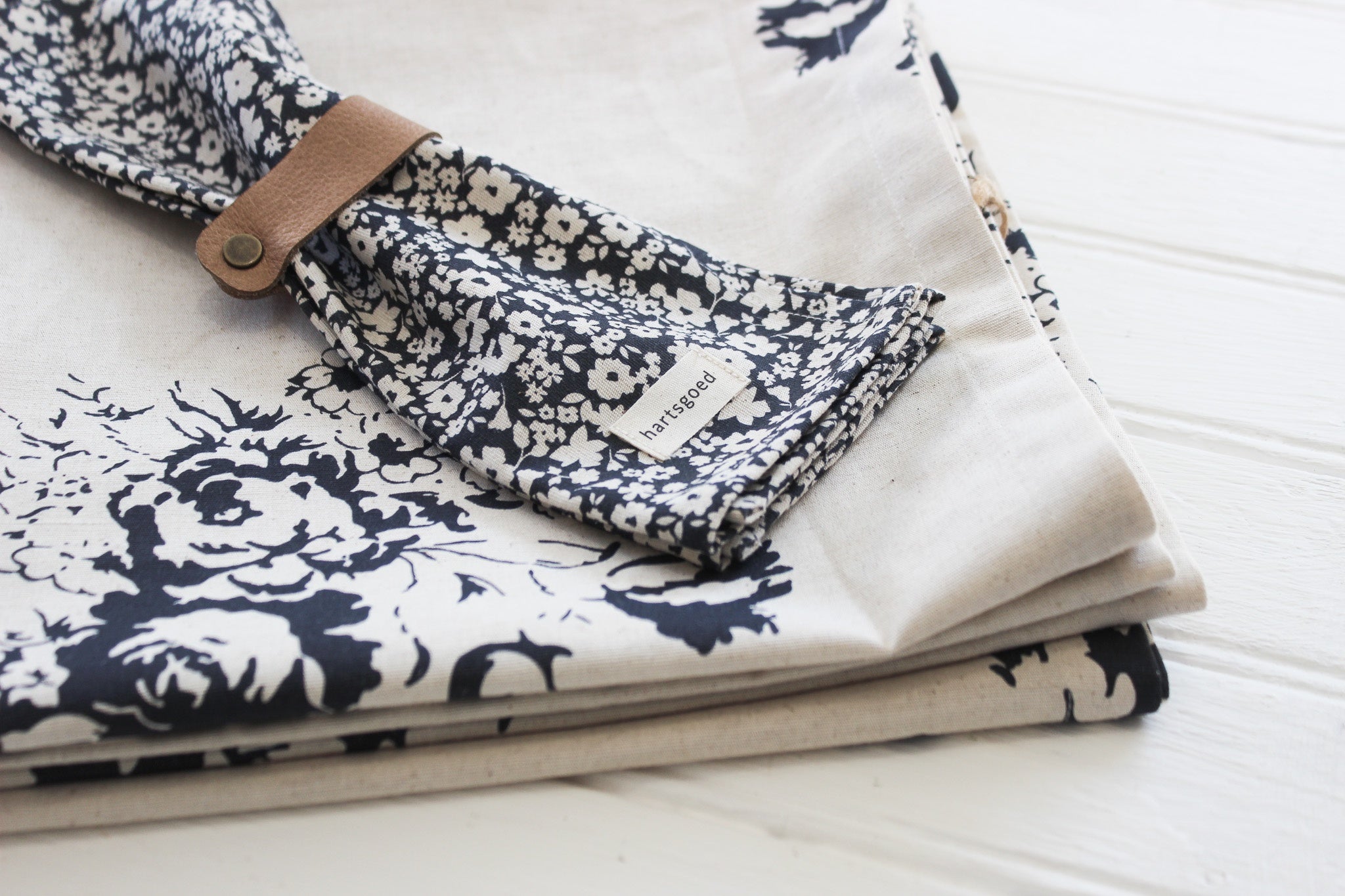 Table Runner 250 x 60cm | Navy Country Florals