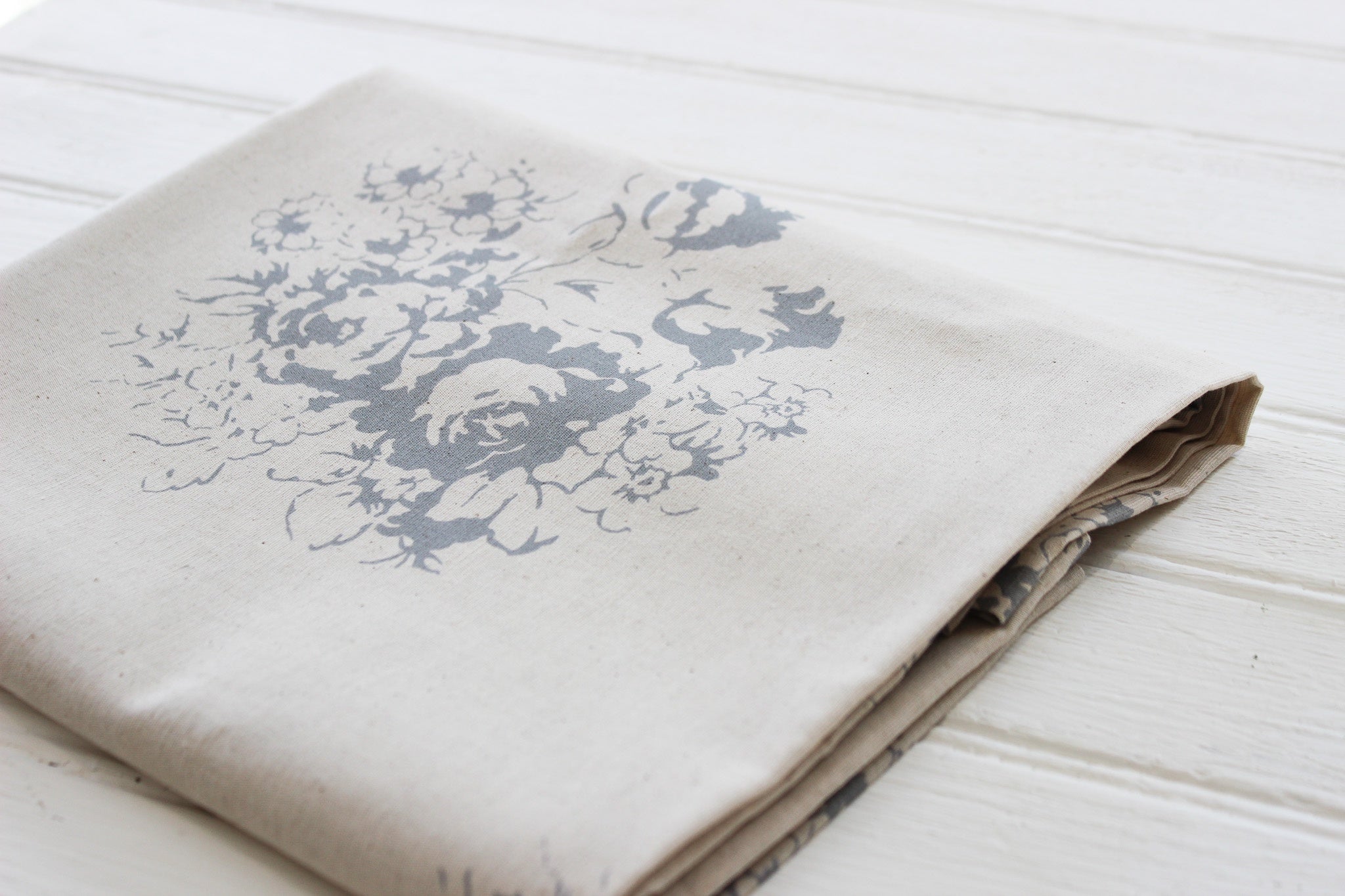 Table Runner 250 x 60cm | Grey Country Floral