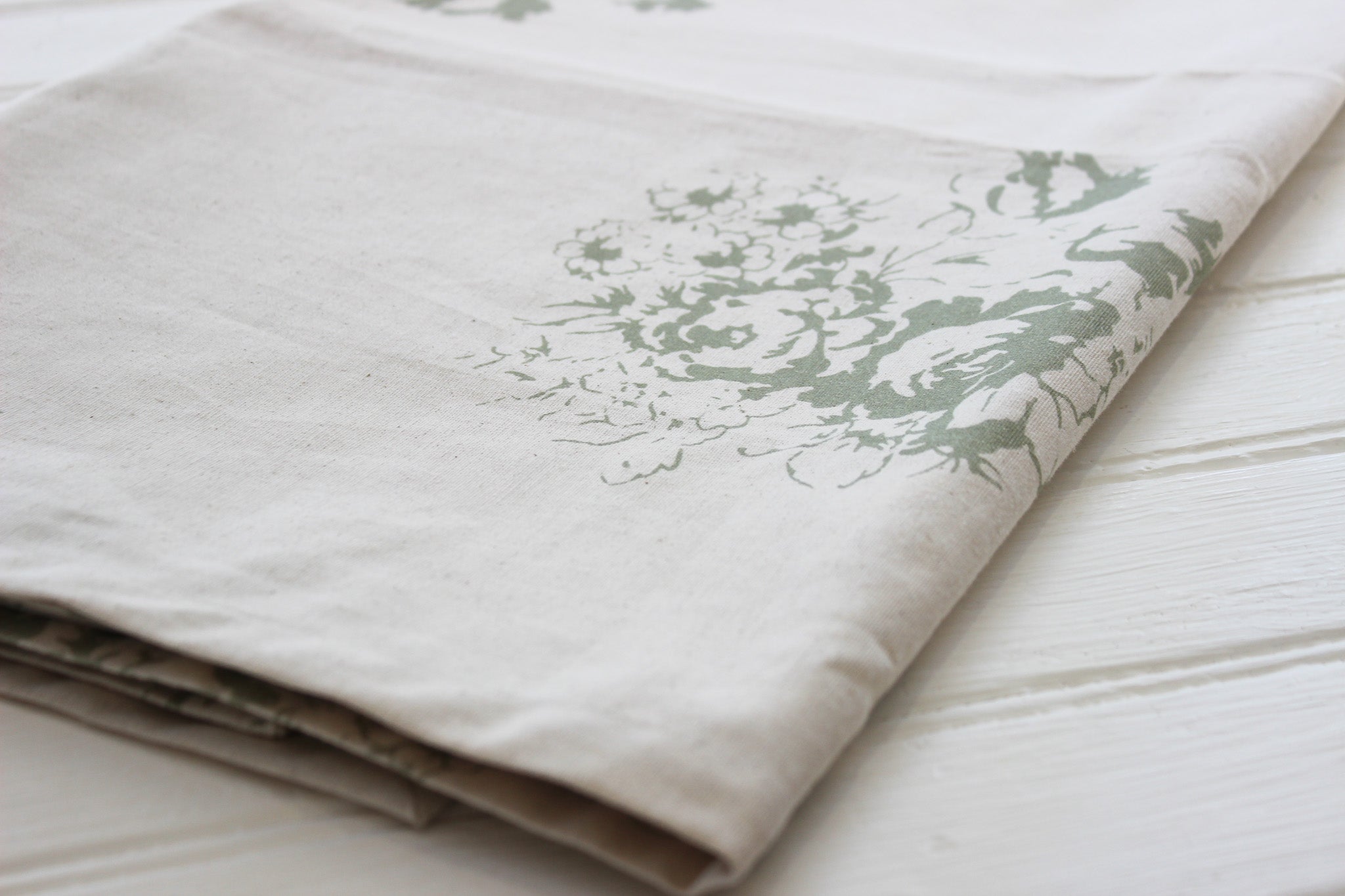 Table Runner 250 x 60cm | Olive Country Florals