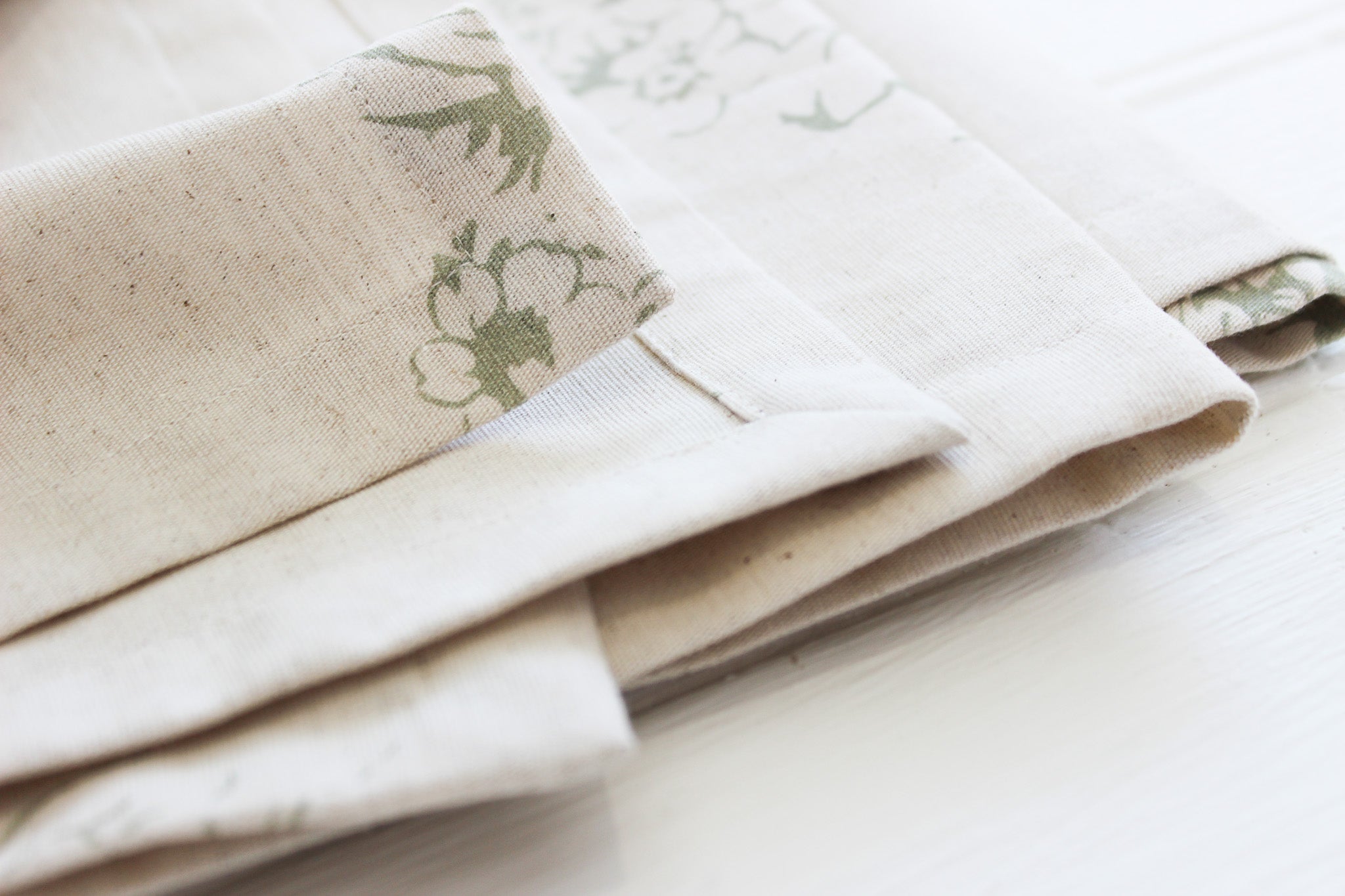 Table Runner 250 x 60cm | Olive Country Florals