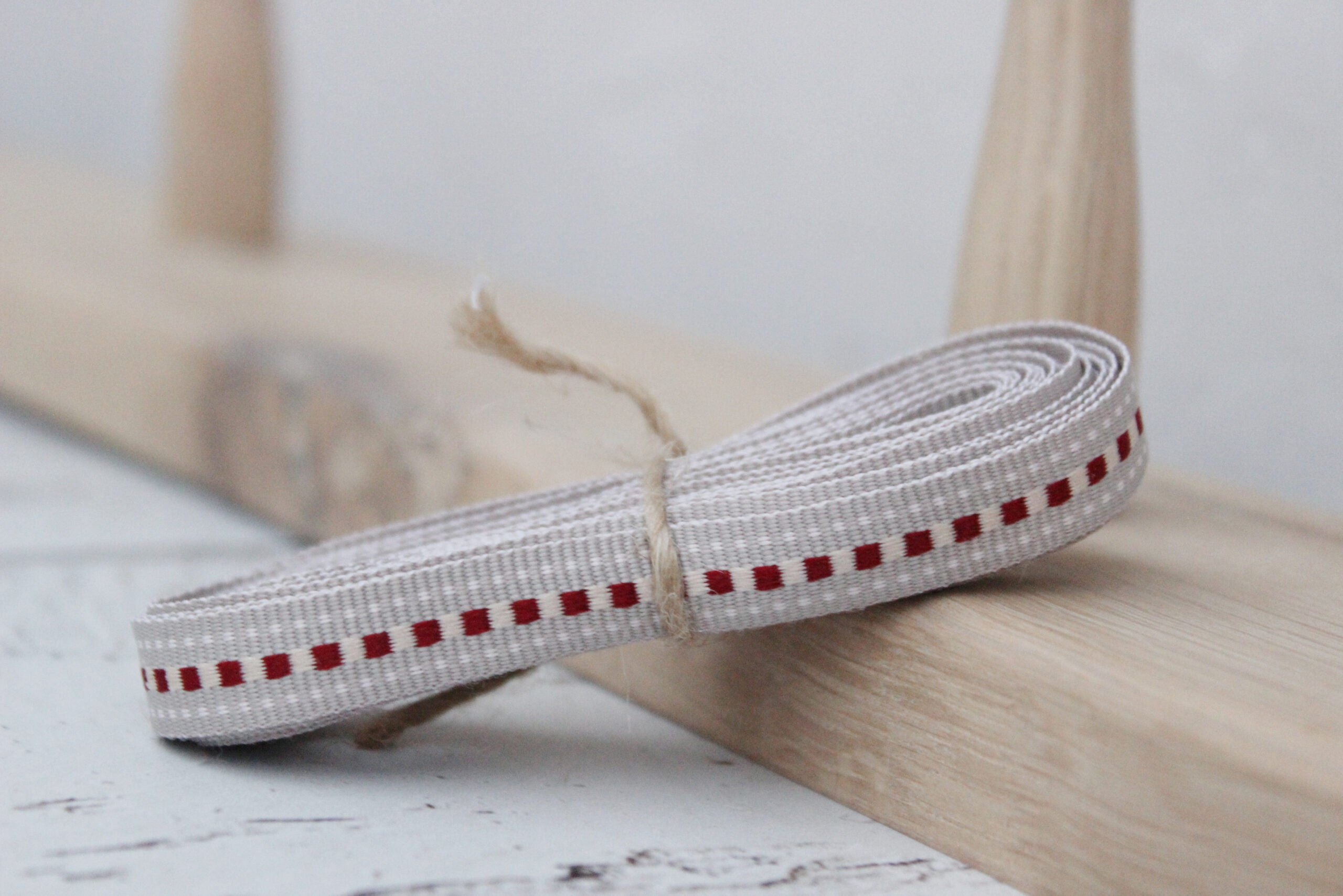 Ribbon 4m |  Red centre Stitch