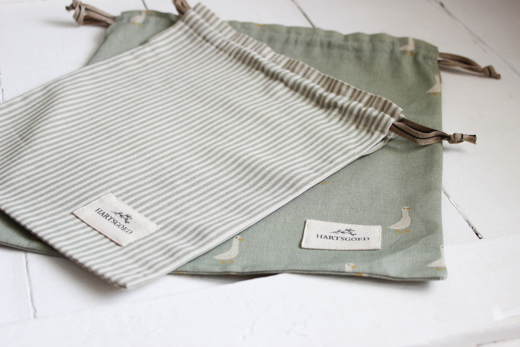 Linen Drawstring (L) | Ducks on Olive
