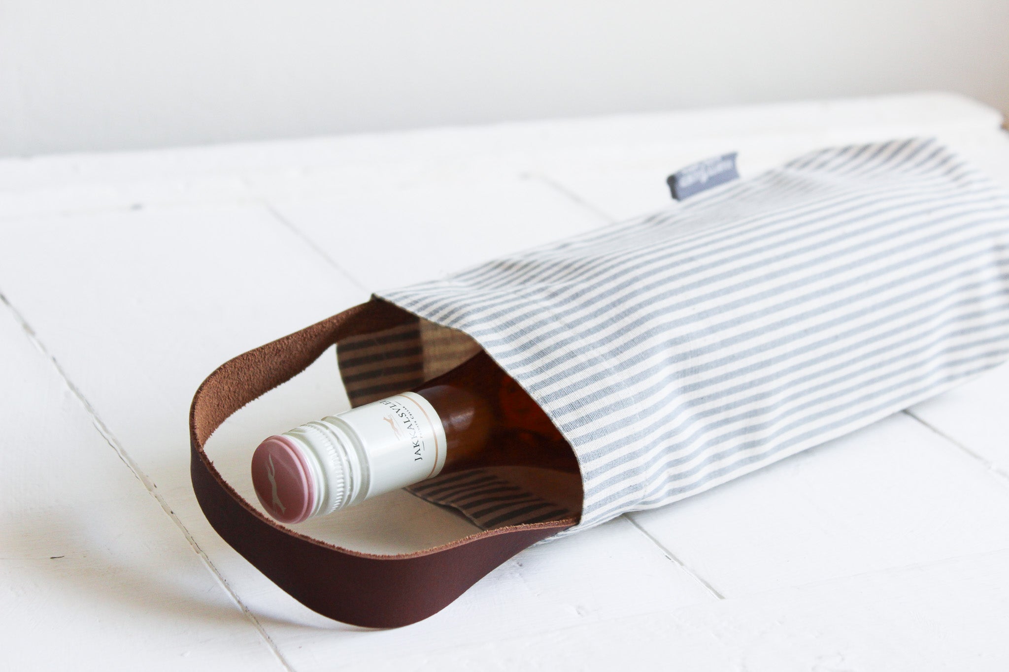 Single Wine Carrier | Grey Lines