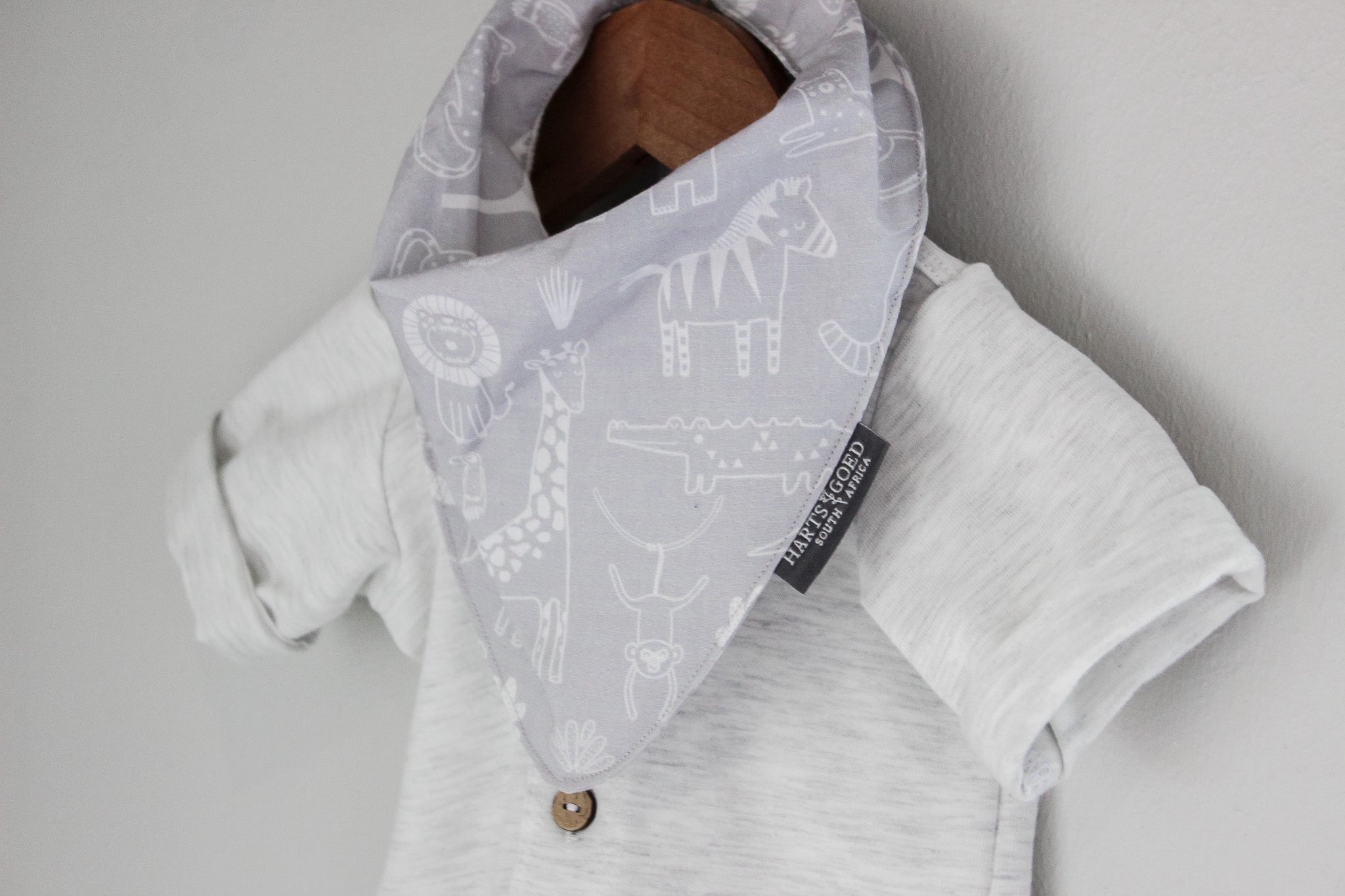 Bandana bib | Wild on Grey