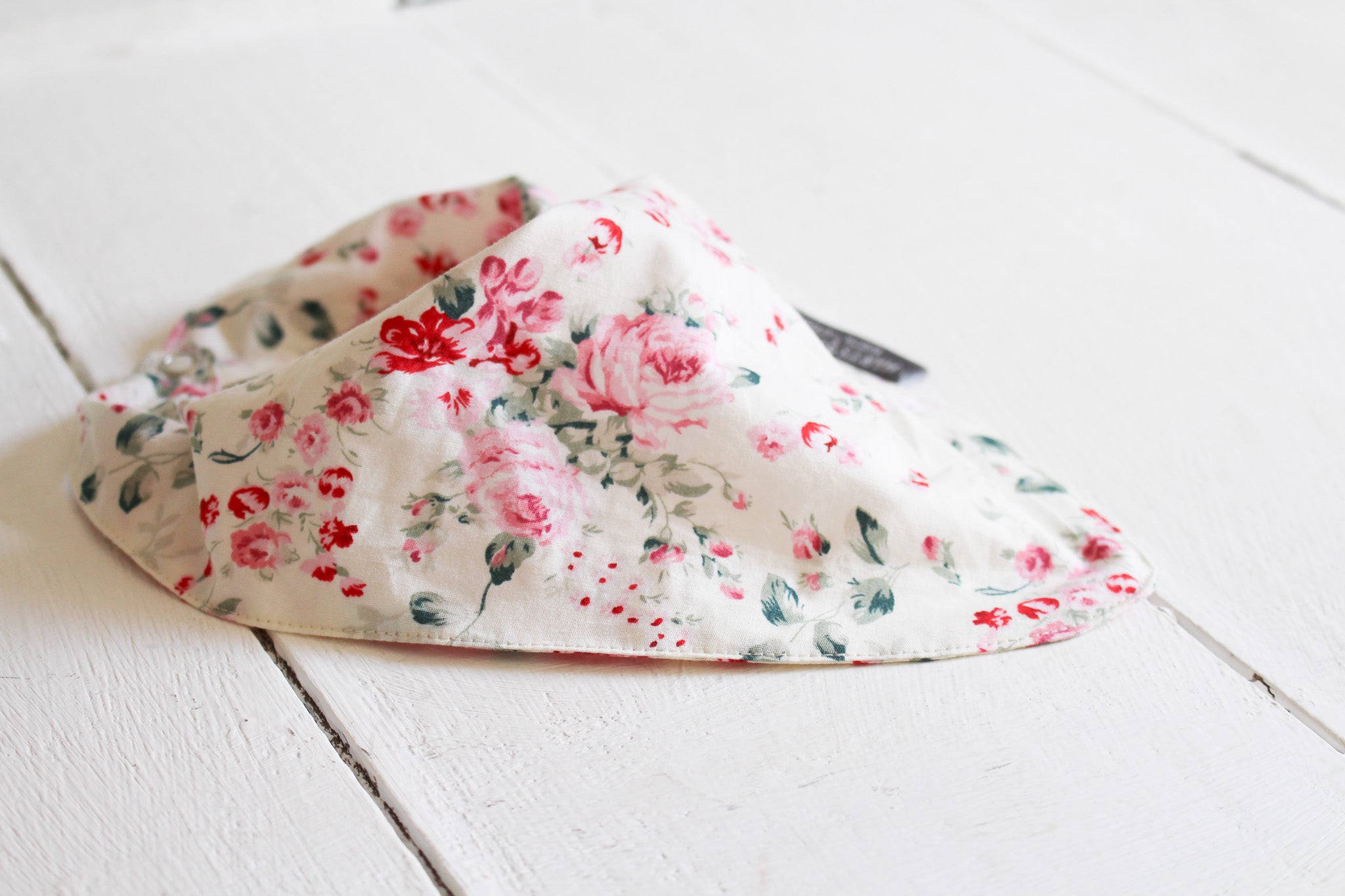Bandana bib |  Darling Roses
