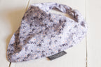 Bandana bib |  Daisies on Silver