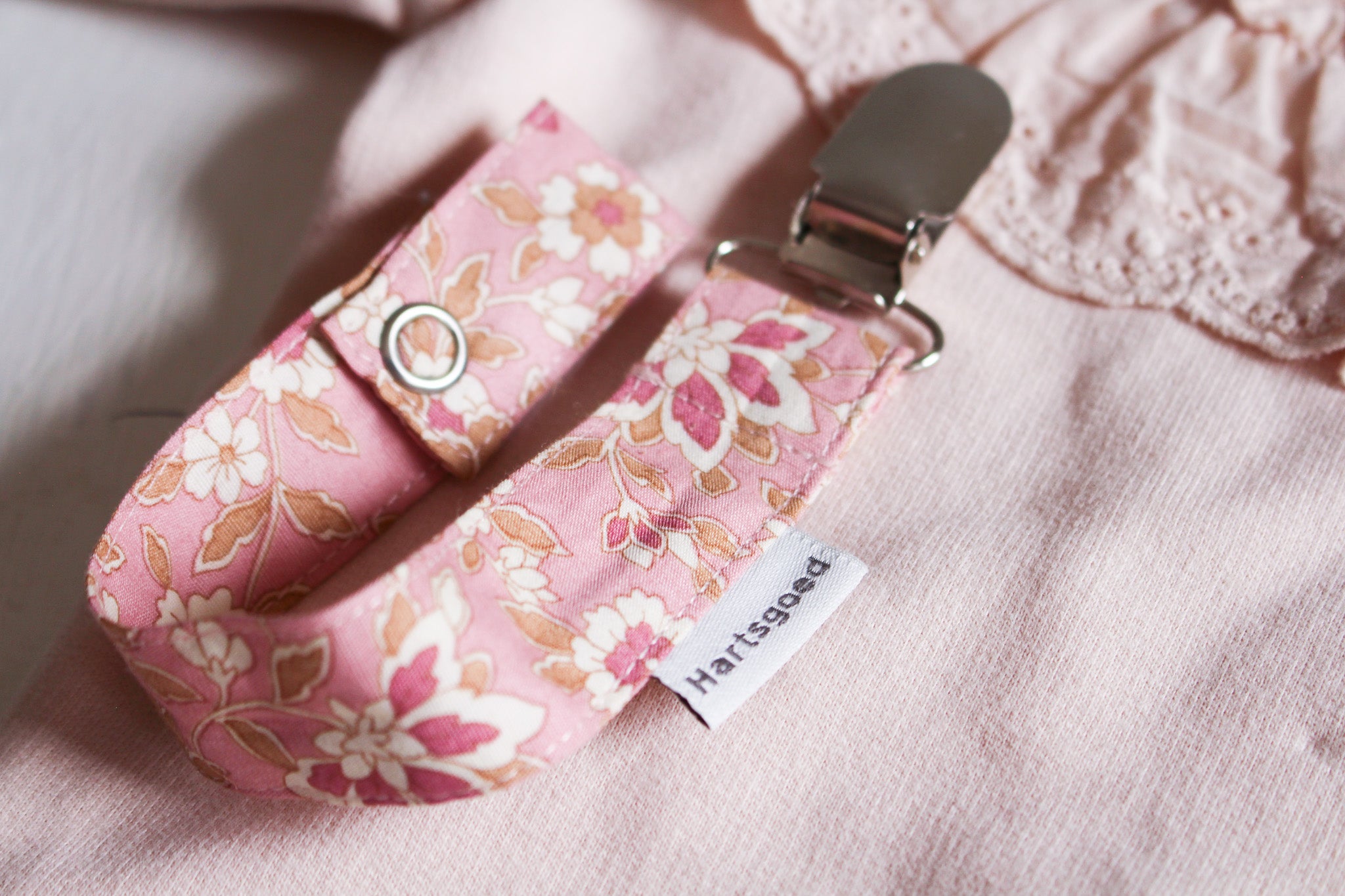 Dummy Clip | Floral on Dusty Pink