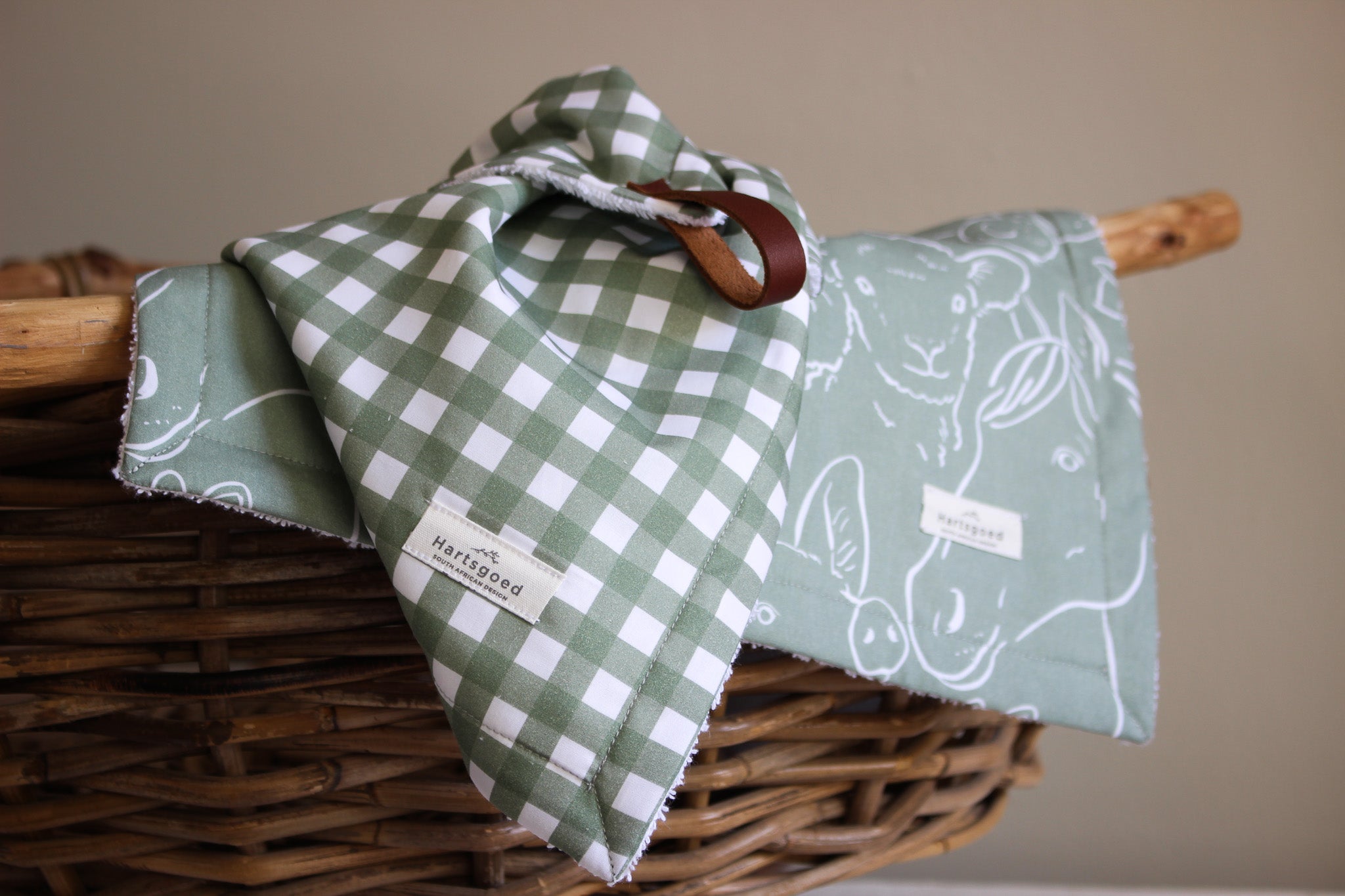 Burp Cloth | Farm Animals | Karoo Fields