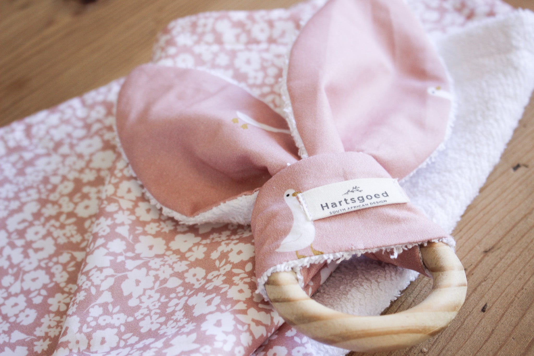 Wooden Teether | Ducks | Dusty Rose