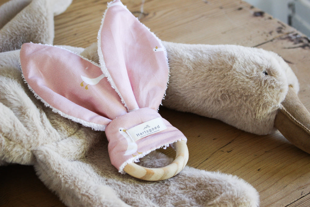 Wooden Teether | Ducks | Dusty Rose