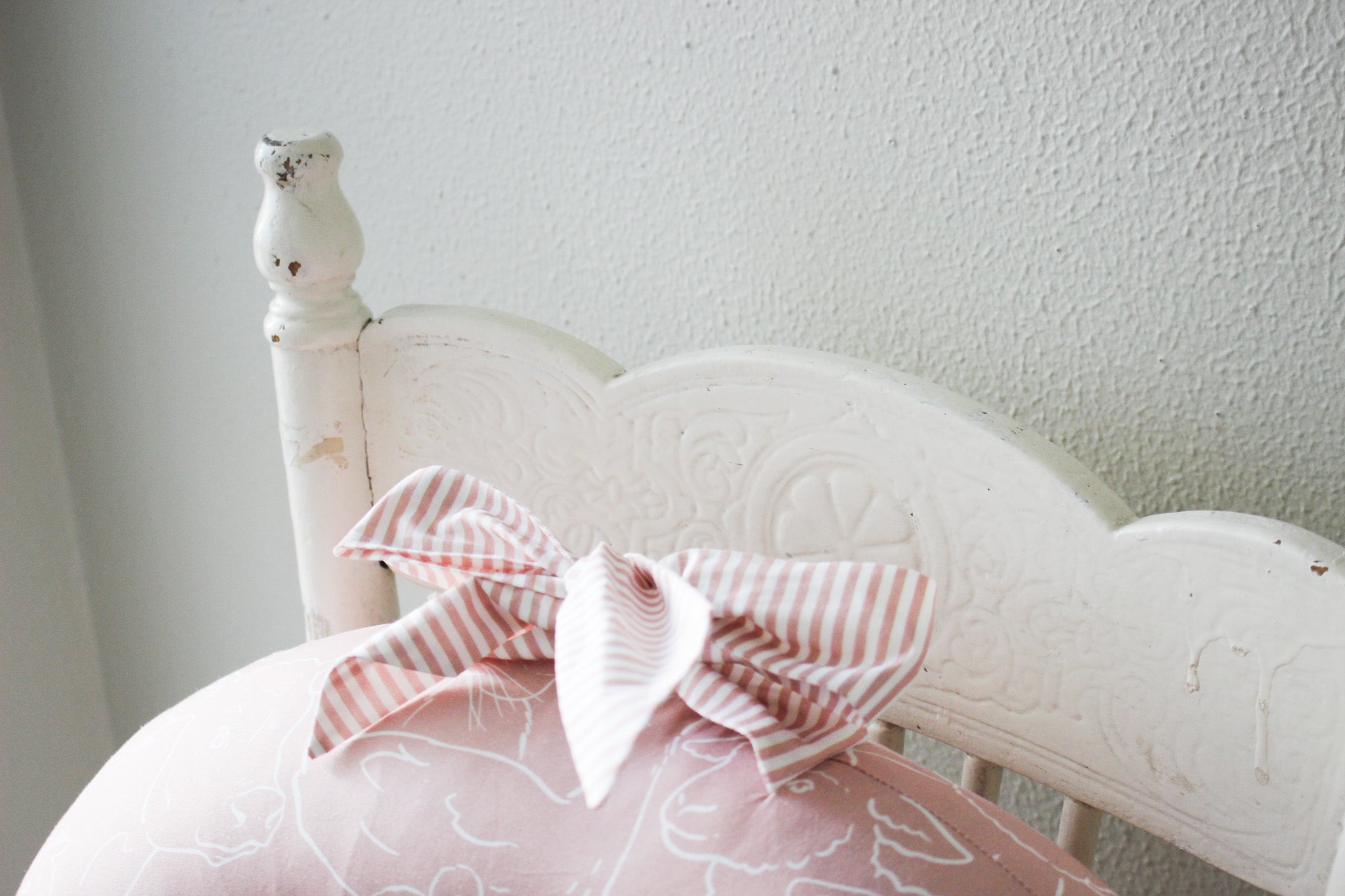 Cotton Nursing Pillow | Farm Animals | Dusty Rose
