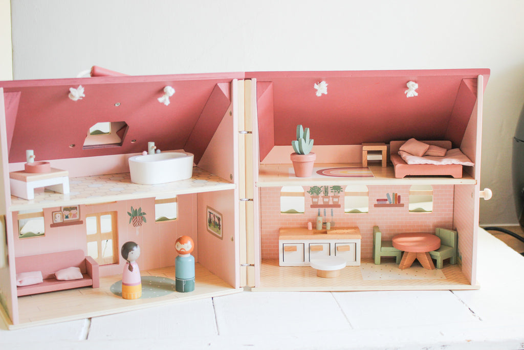 LD Dollhouse Little FSC