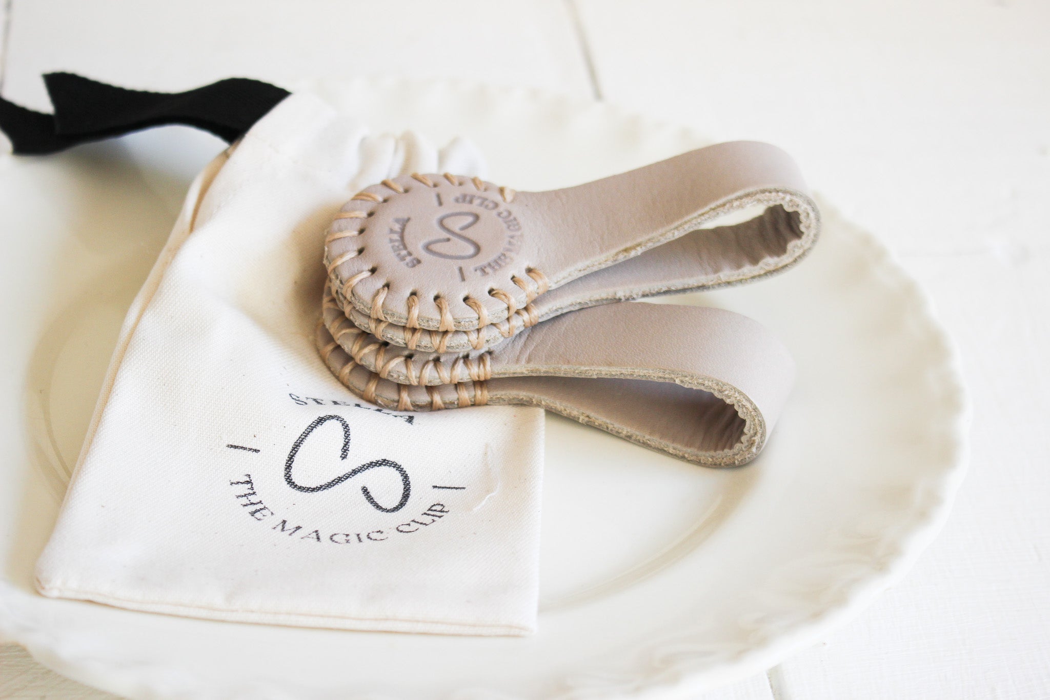 Pair of Stella Clips | Taupe