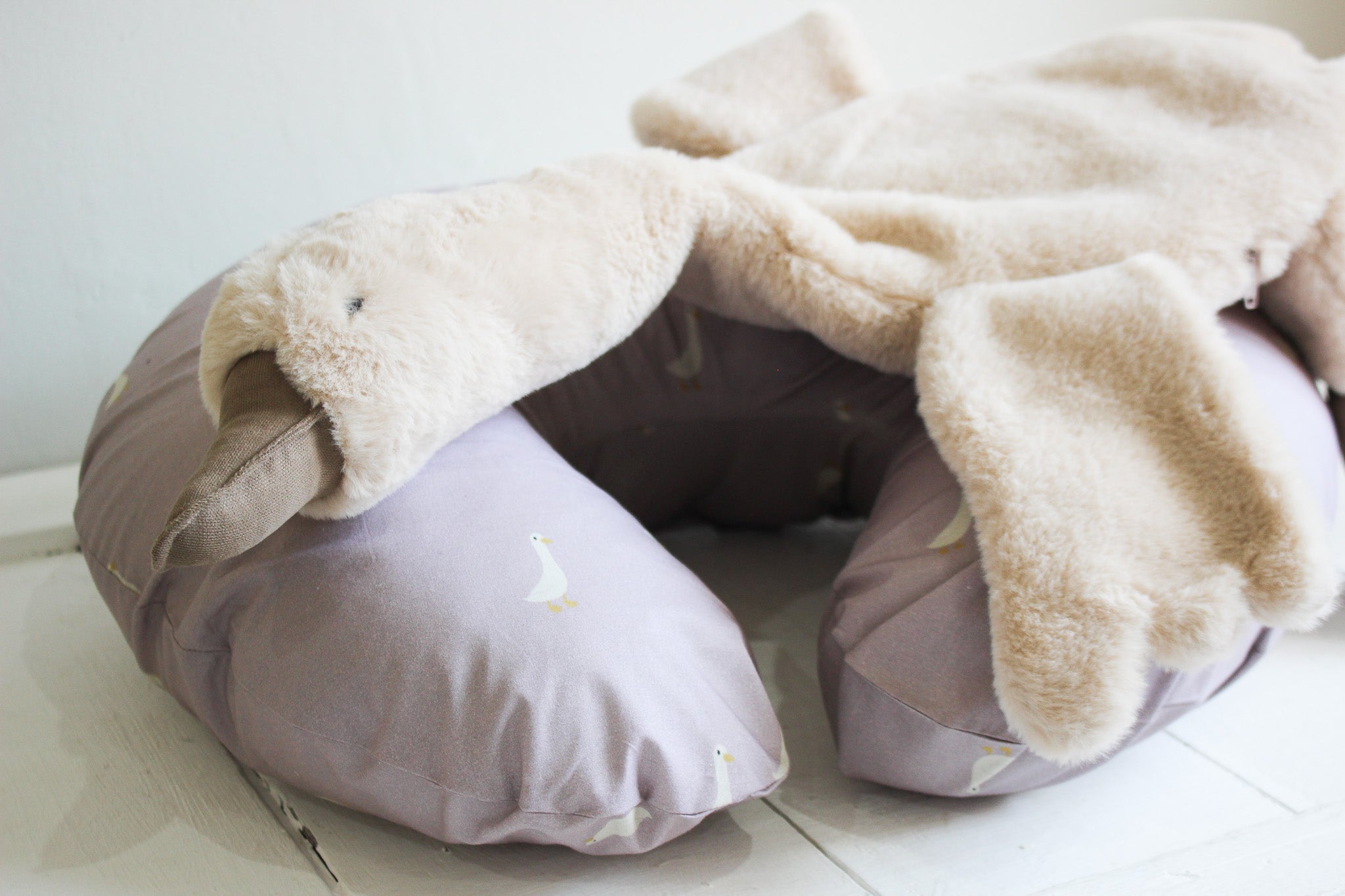 Cotton Nursing Pillow | Ducks | Mauve