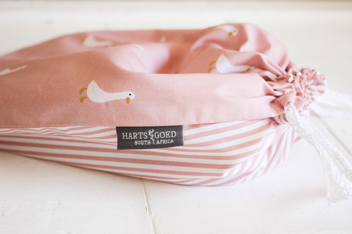 Cot  Duvet Set (100% Cotton) | Ducks & Lines | Dusty Rose