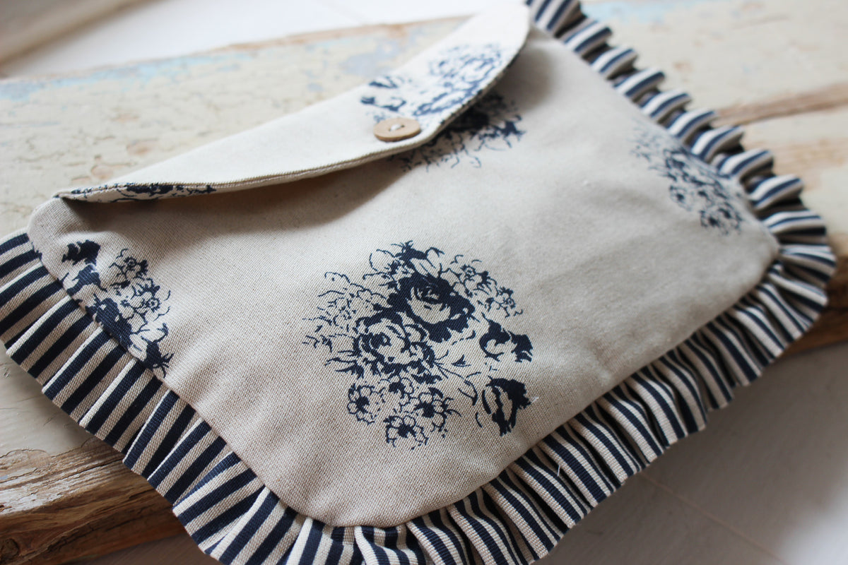 Frilled Essentials Bag | Navy