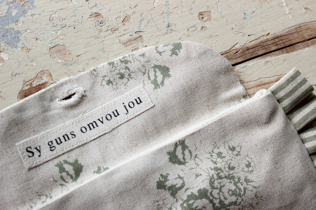 Frilled Essentials Bag | Olive
