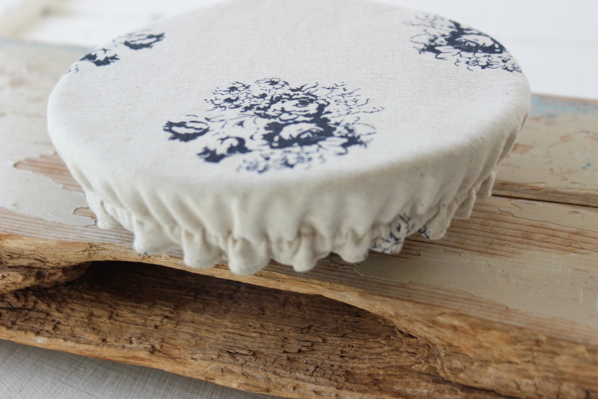 Reversible Bowl Cover (S) | Navy Country Florals