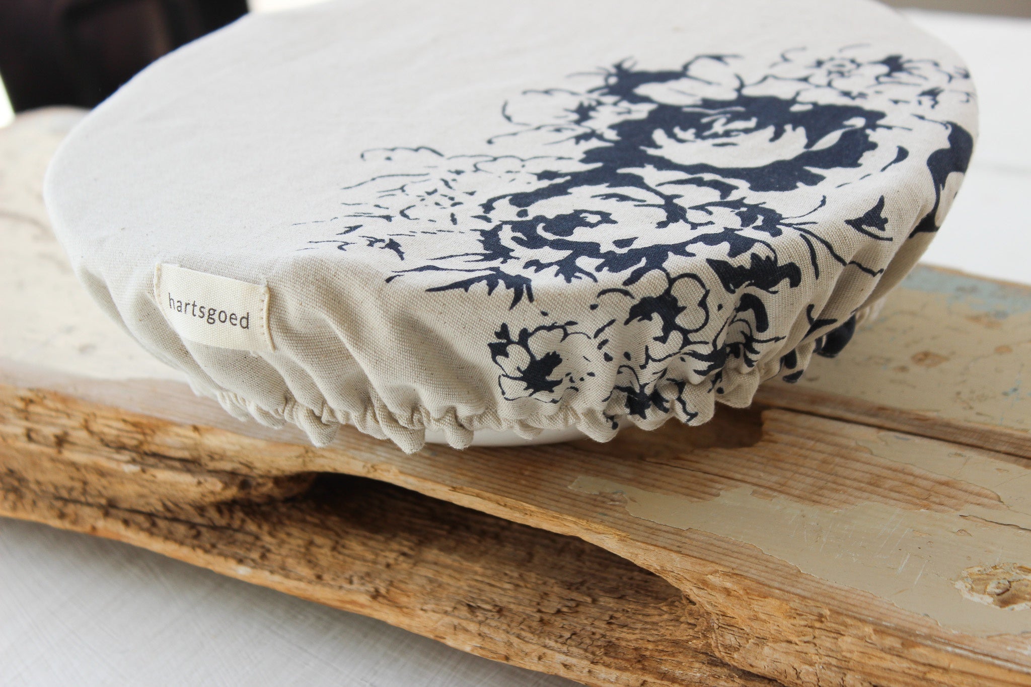 Reversible Bowl Cover (L) | Navy Country Floral