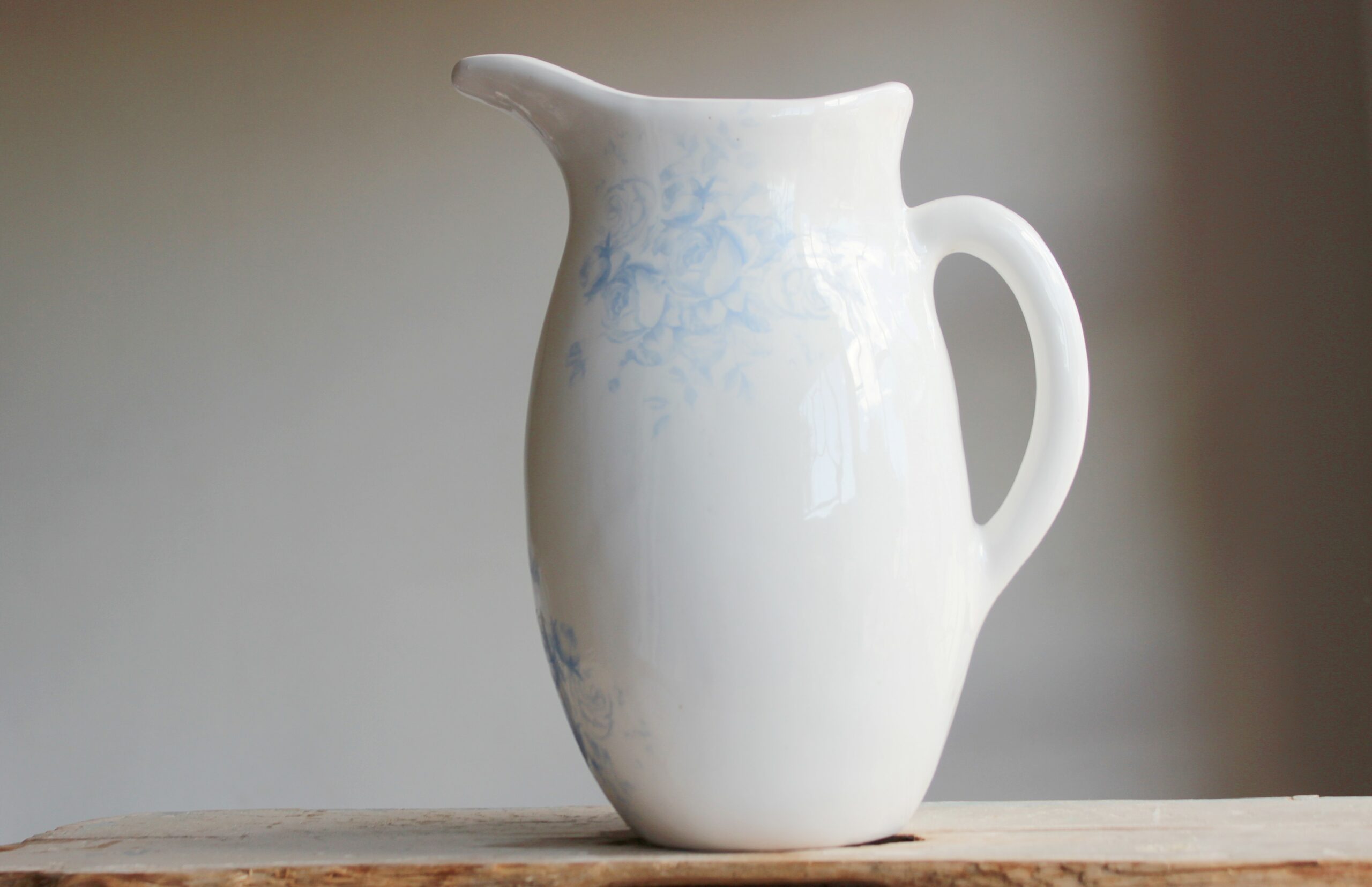 Large classic jug | Rose Garden