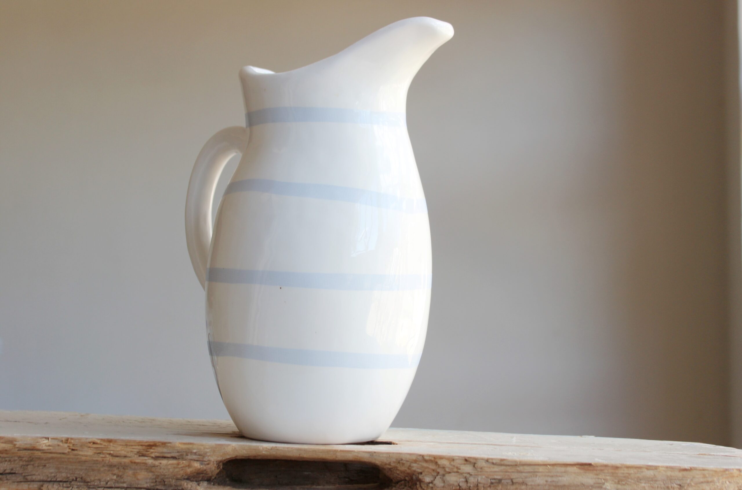 Large classic jug | Pin Stripe