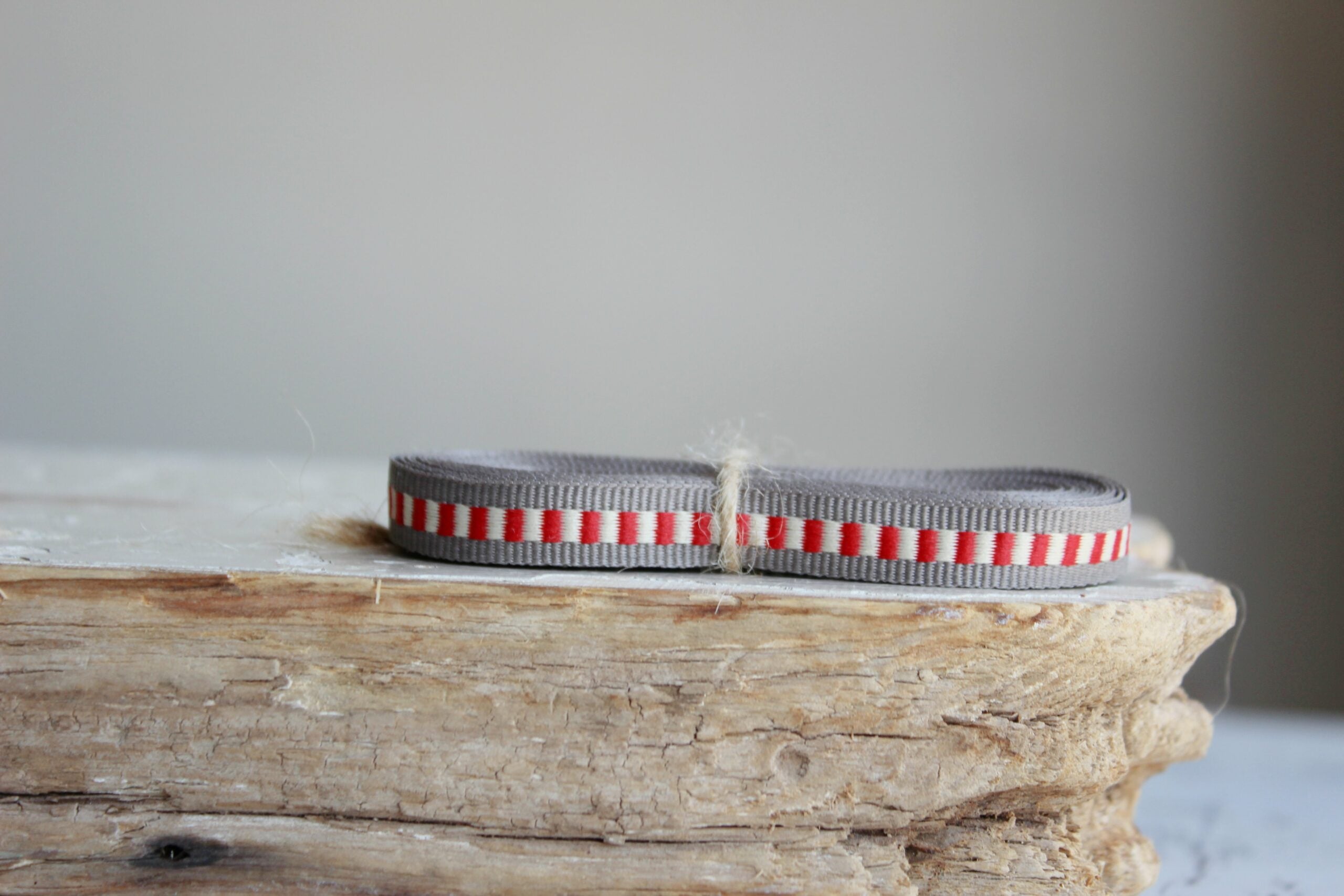 Ribbon 4m |  Red centre stripe Blocks