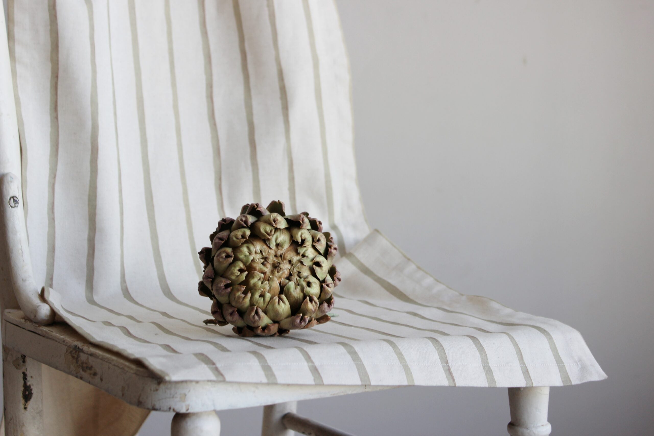 Hartsgoed Fabric  |  Olive stripe on Linen
