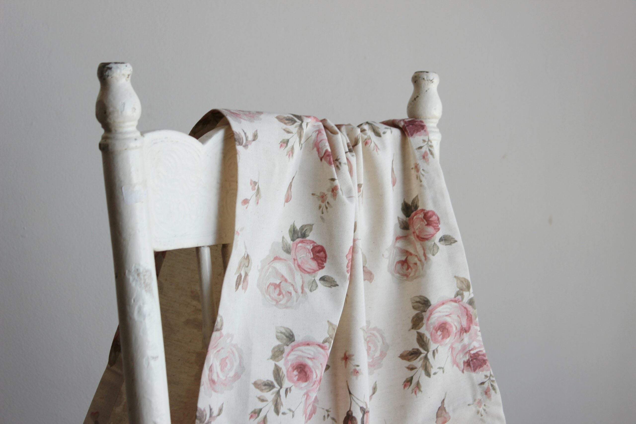 Hartsgoed Fabric  |  Roses on Linen