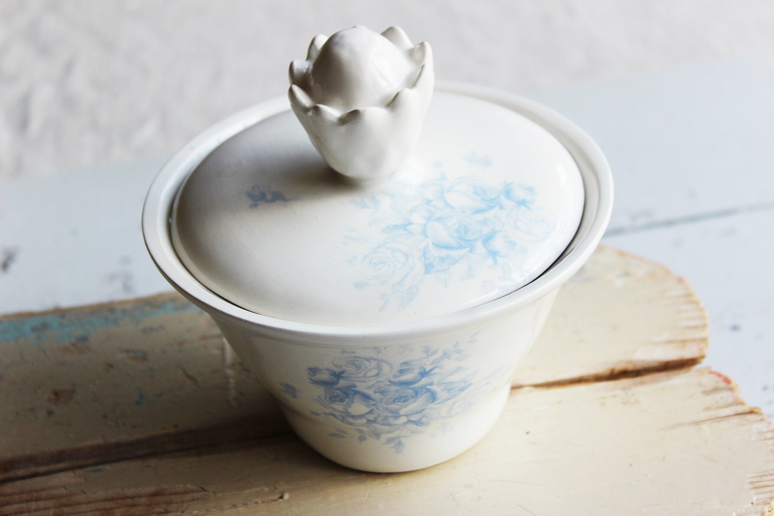 Sugar bowl / Jam pot  |  Rose Garden