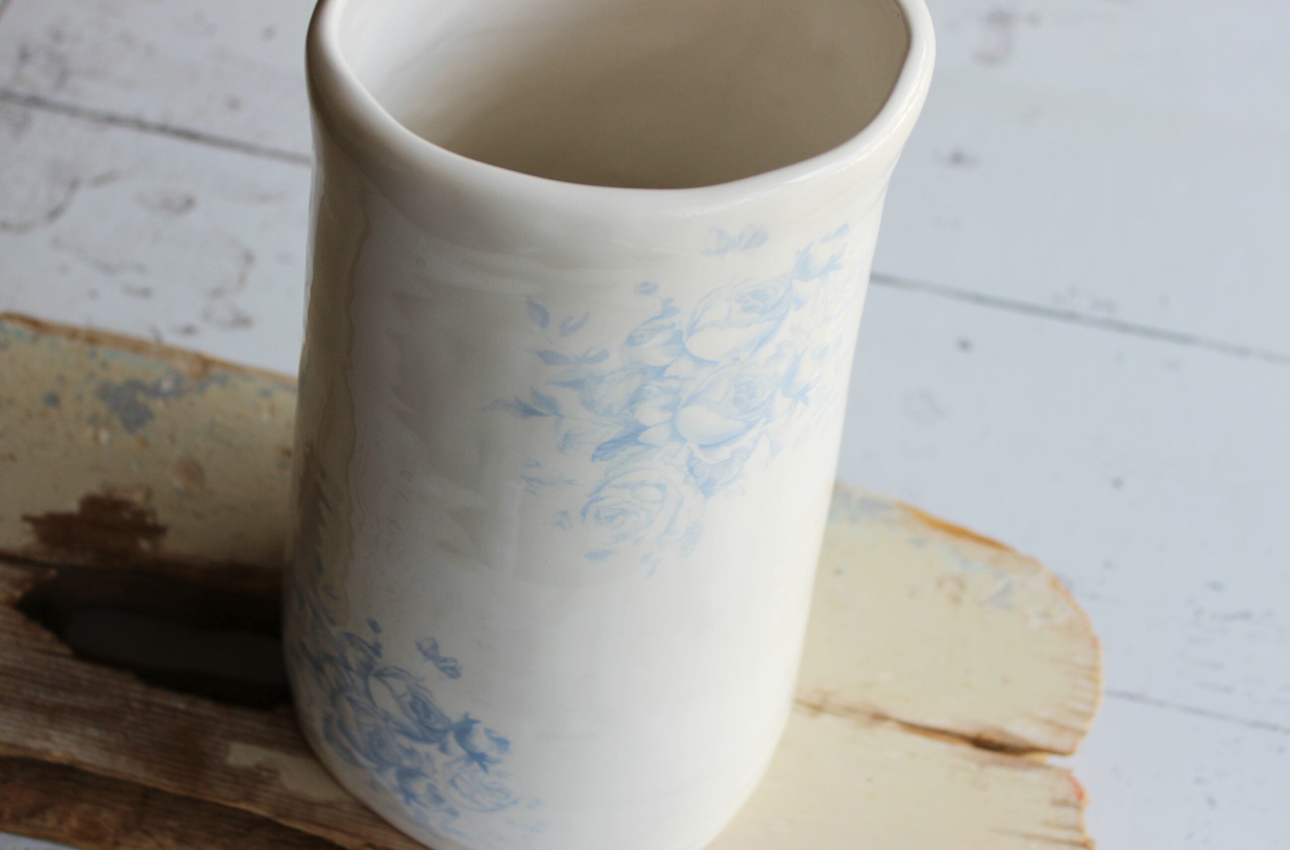 Tall twisted Vase  |  Rose Garden