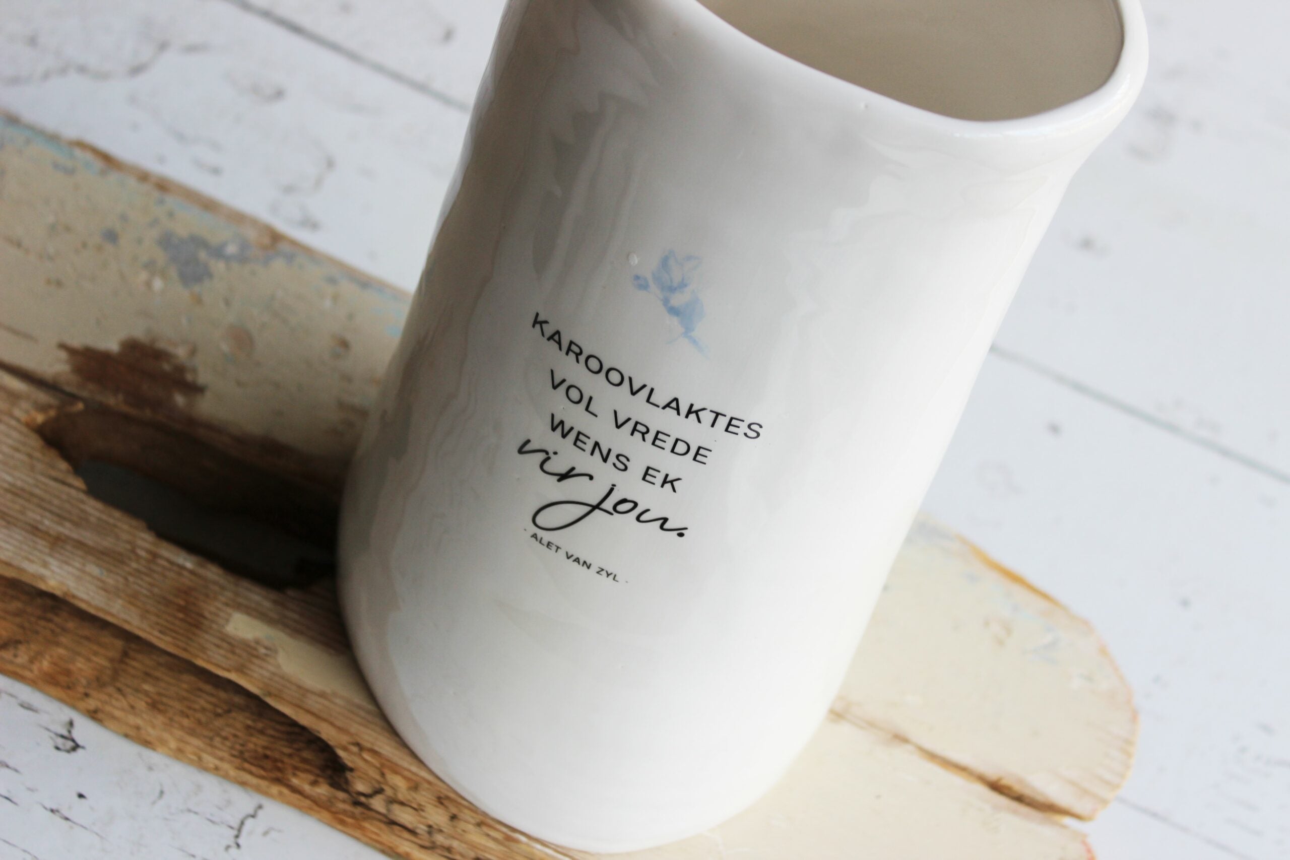 Tall Twisted Ceramic Vase  |  Karoovlaktes vol vrede